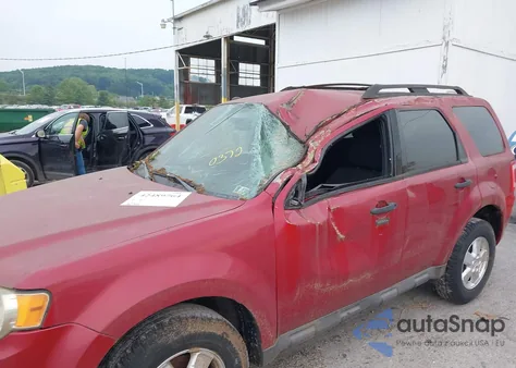 2009 Ford Escape Xlt z USA, uszkodzony, nr VIN 1FMCU93G29KB70372